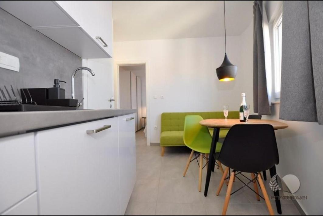Apartmani Miranda Drasnice Exterior foto